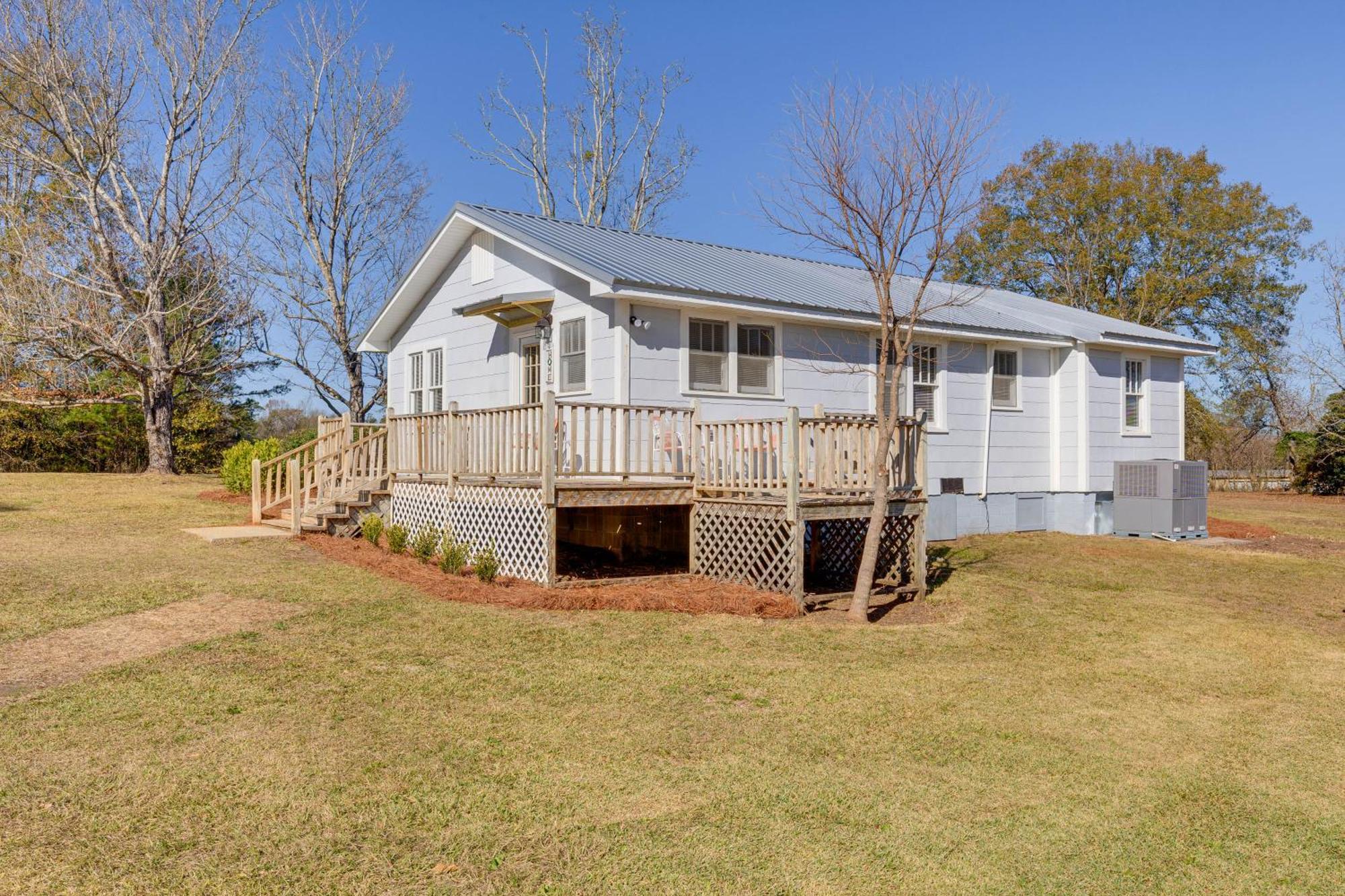 Quiet Grove Hill Cottage With Wraparound Deck! Exterior foto