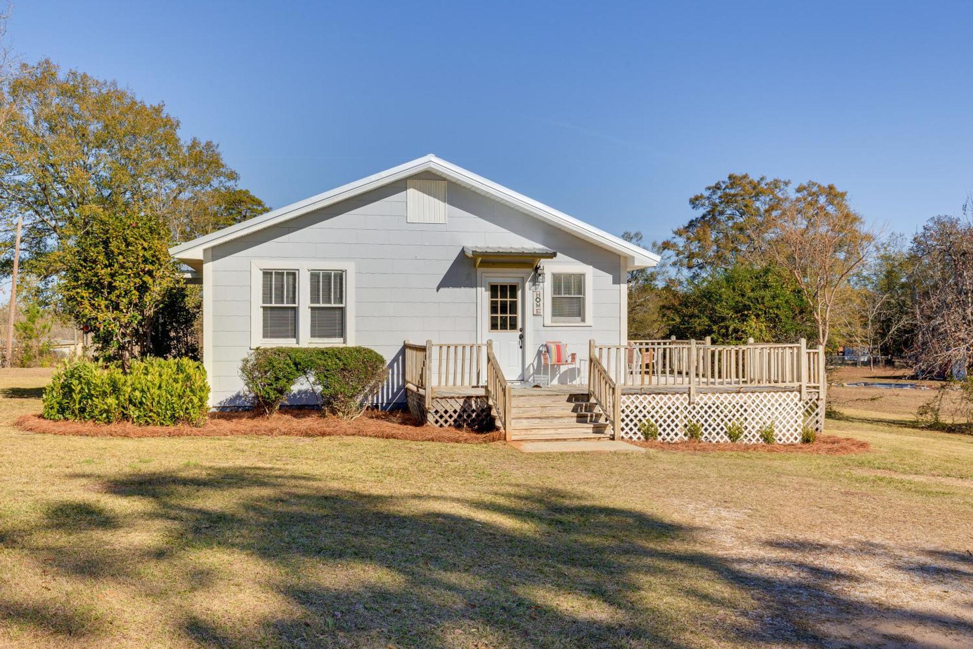 Quiet Grove Hill Cottage With Wraparound Deck! Exterior foto